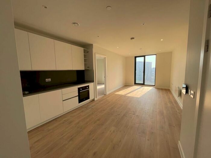 2 Bedroom Flat To Rent In Aspin Lane, Manchester, M4