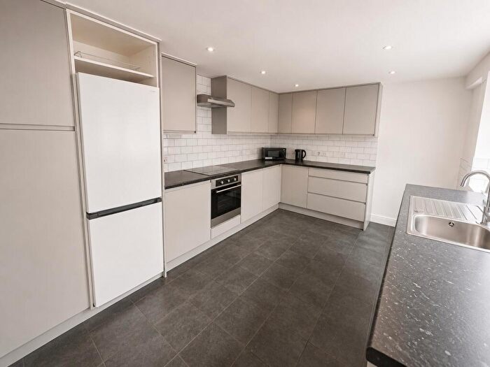 1 Bedroom Property To Rent In Corporation Road, Grimsby, Lincolnshire, DN31