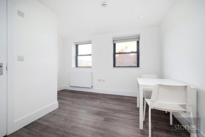 Apartment To Rent In Wolsey Mews, London, NW5