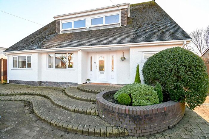 5 Bedroom Detached House For Sale In Highlight Lane, Barry, CF62