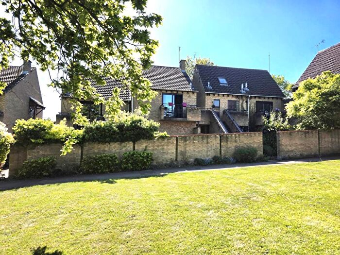 1 Bedroom Maisonette For Sale In Maiden Place, Lower Earley, Reading, Berkshire, RG6