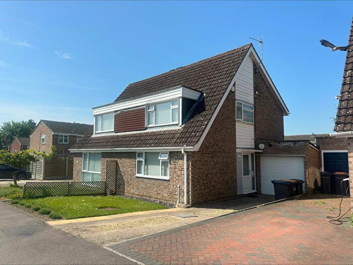 3 Bedroom Semi-Detached House To Rent In Lincroft, Oakley, MK43