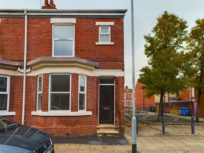3 Bedroom End Of Terrace House To Rent In Worthington Street, Old Trafford, Manchester, M16