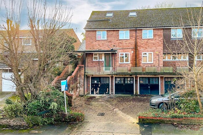 1 Bedroom Apartment For Sale In Dorcas Court, Old London Road, St Albans, Hertfordshire, AL1