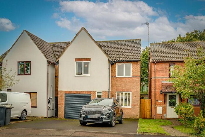 3 Bedroom Detached House To Rent In The Belfry, Hailsham, BN27