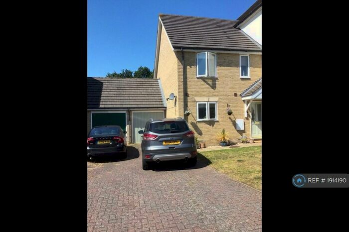 3 Bedroom Terraced House To Rent In Oakey Drive, Wokingham, RG40
