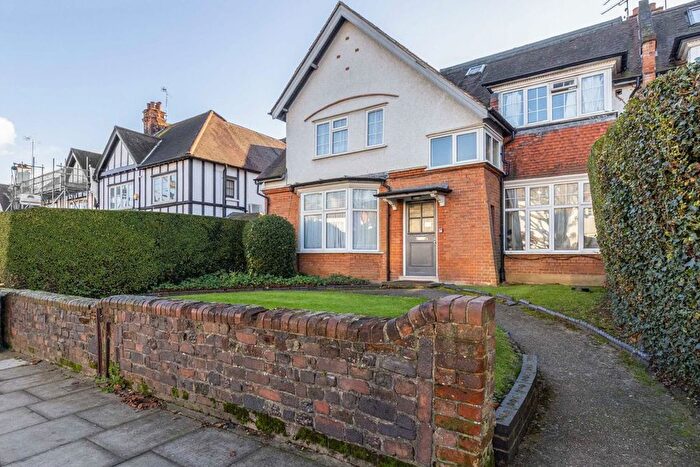 Studio To Rent In Arden Road, London, N3