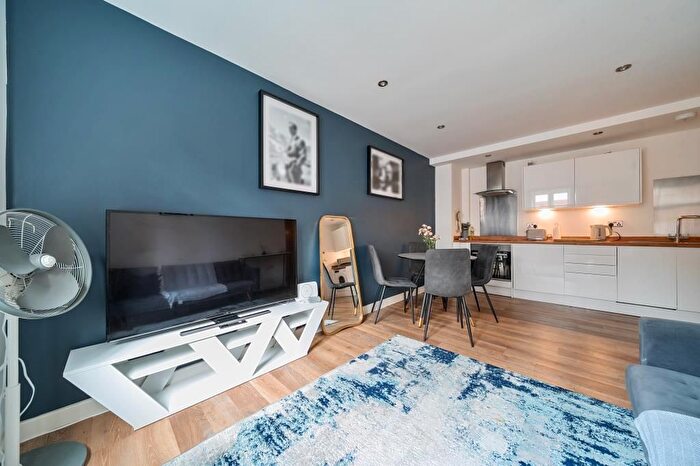 2 Bedroom Flat For Sale In Abingdon, Oxfordshire, OX14