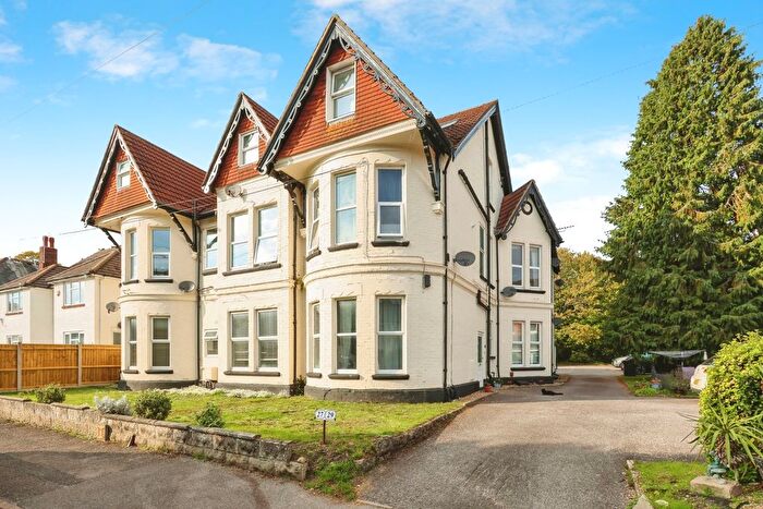 1 Bedroom Flat For Sale In Sandringham Road, Poole, Dorset, BH14