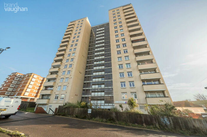 2 Bedroom Flat To Rent In Hereford Court, Brighton, East Sussex, BN2