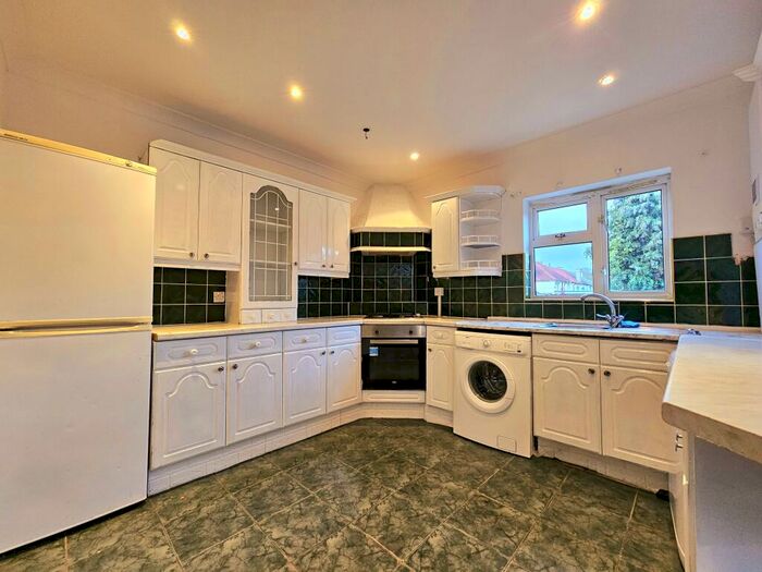 3 Bedroom House To Rent In Denning Avenue, Croydon, CR0