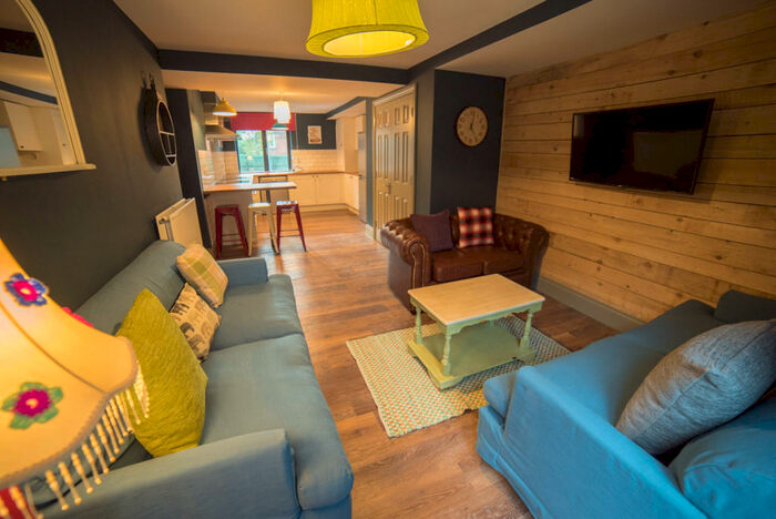 8 Bedroom Flat To Rent In Apartment, Mary Morris House, Shire Oak Road, LS6