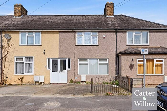 3 Bedroom Terraced House For Sale In Ilchester Road, Dagenham, RM8
