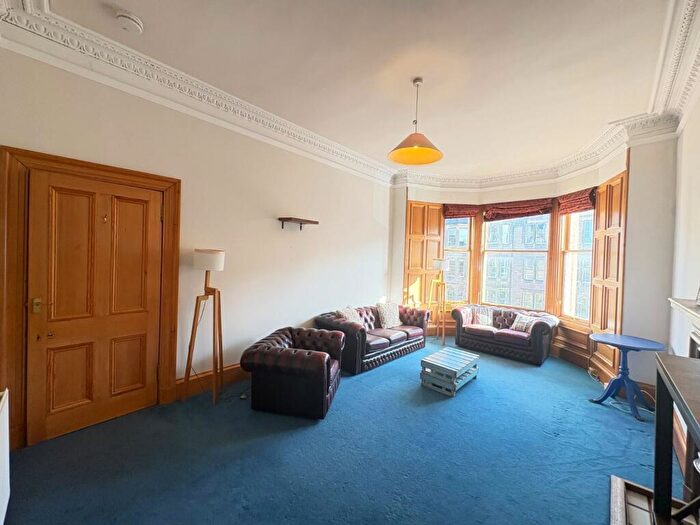 3 Bedroom Flat To Rent In Marchmont Road, Edinburgh, EH9