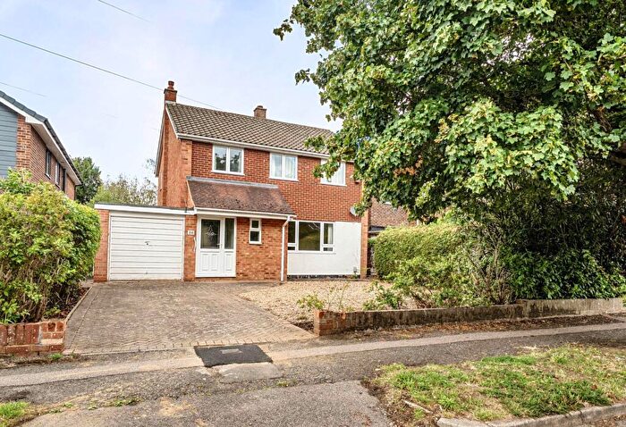3 Bedroom Detached House For Sale In Larkway, Brickhill, MK41