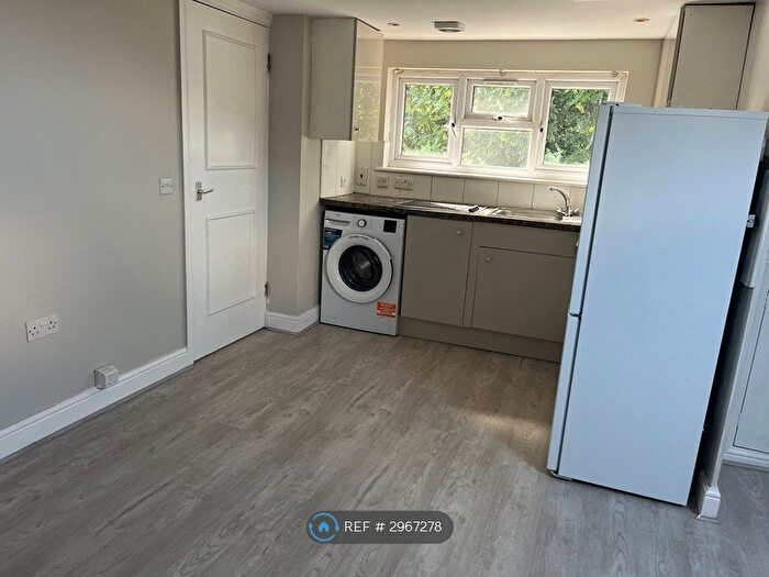 1 Bedroom Flat To Rent In Pomfret Avenue, Luton, LU2