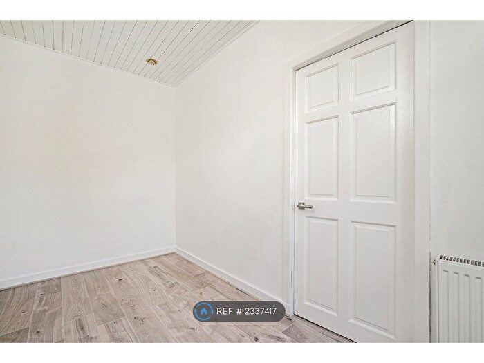 3 Bedroom Flat To Rent In Thurston Road, Glasgow, G52