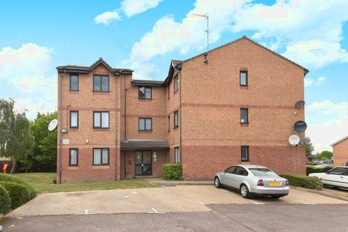 1 Bedroom Flat To Rent In Larmans Road, Enfield, EN3