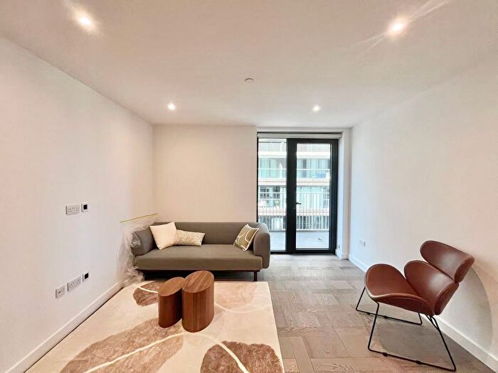 1 Bedroom Flat To Rent In Merino Gardens, London, E1W