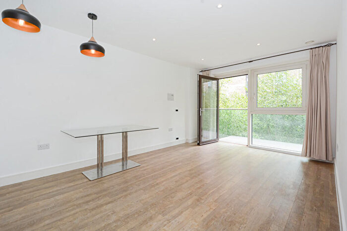 2 Bedroom Apartment For Sale In Greenland Place, Canada Water, SE8