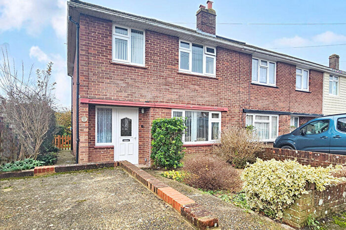 3 Bedroom End Of Terrace House For Sale In Oak Road, Fareham, PO15
