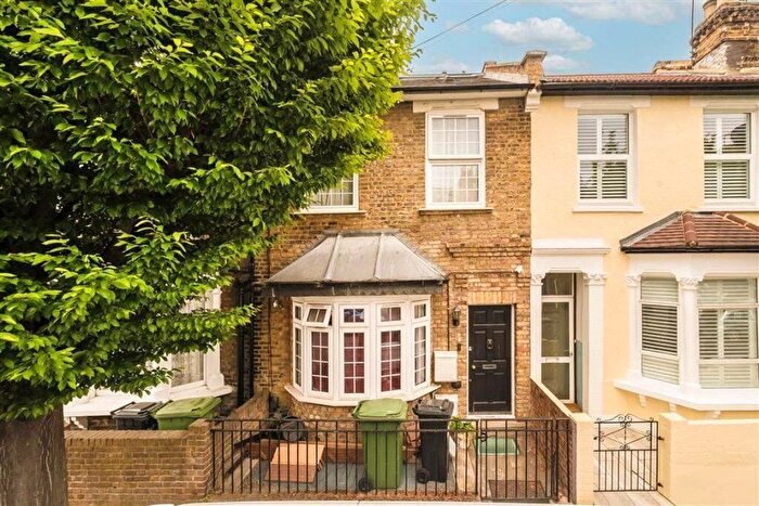 2 Bedroom Flat To Rent In Biscay Road, London, W6