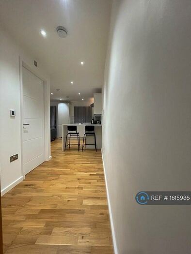 2 Bedroom Flat To Rent In Mercury House, Slough, SL1