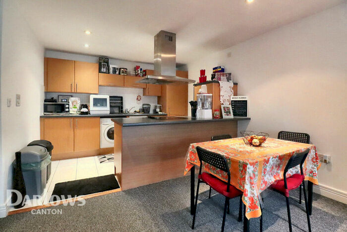 2 Bedroom Apartment For Sale In Ferry Court, Cardiff, CF11