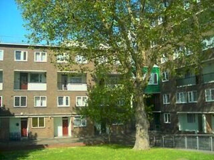 3 Bedroom Maisonette To Rent In Jamaica Road, London, SE16