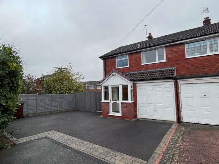 3 Bedroom House To Rent In Pearmans Croft, Hollywood, Birmingham, B47