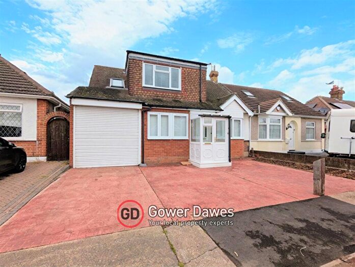 4 Bedroom Bungalow For Sale In Crofton Road, Grays, RM16