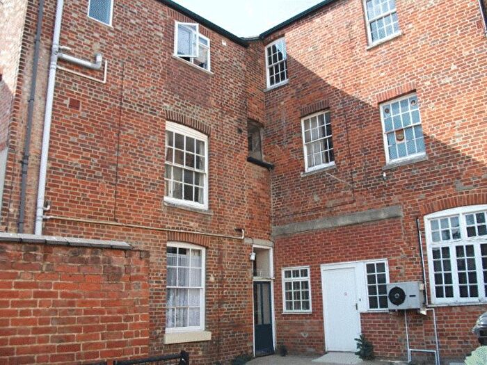 1 Bedroom Flat To Rent In High Street, Abingdon, OX14