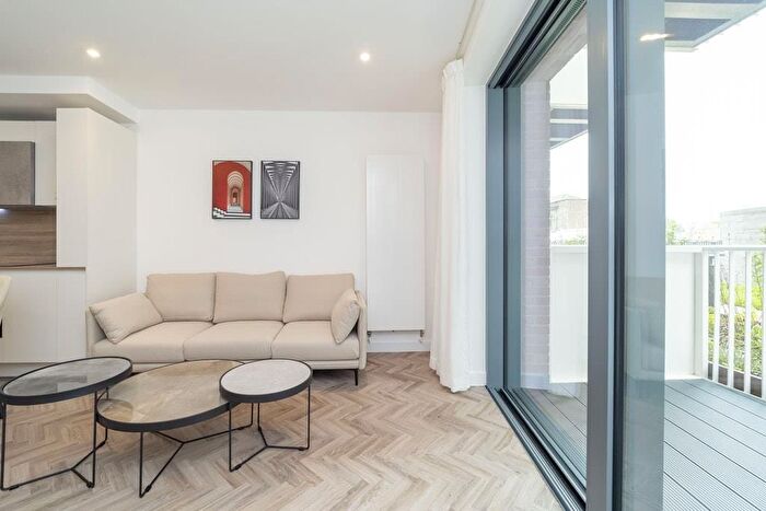 1 Bedroom Flat To Rent In Newnton Close, London, N4