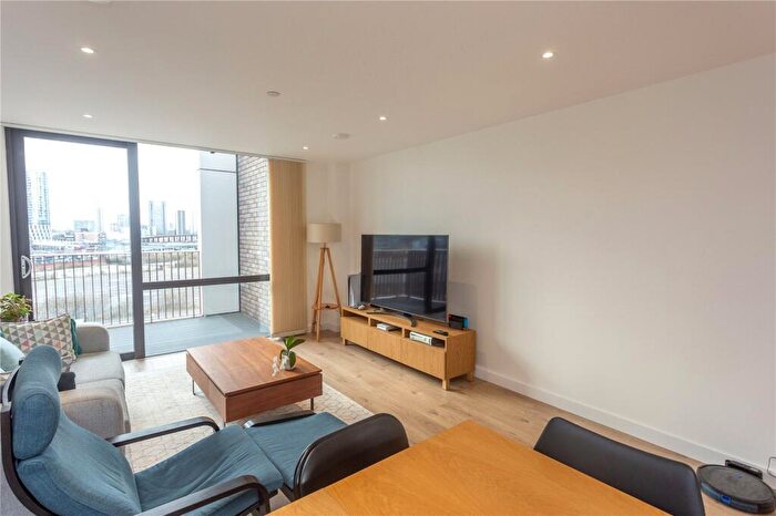 3 Bedroom Apartment To Rent In Forrester Way, Stratford, London, E15