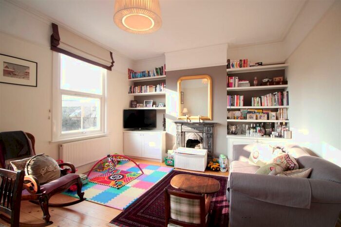 2 Bedroom Maisonette To Rent In Chaucer Road, Brixton/Herne Hill, SE24