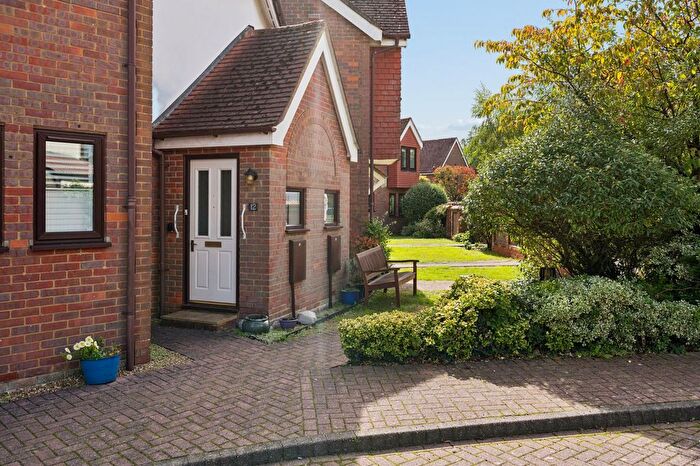 2 Bedroom Flat For Sale In Giles Gate, Prestwood, HP16