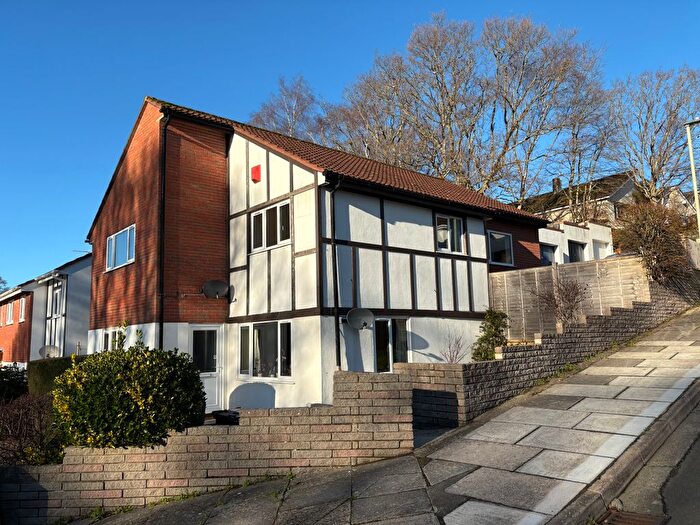 3 Bedroom Flat To Rent In Oak Tree Drive, Aller, Newton Abbot, TQ12