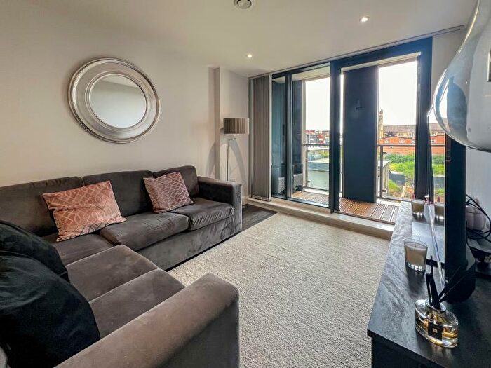 2 Bedroom Apartment To Rent In The Hallmark :: Green Quarter, M4