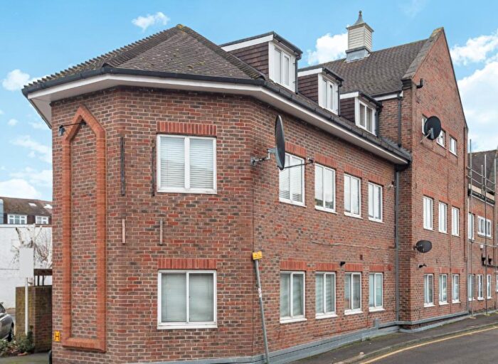 2 Bedroom Flat For Sale In Surbiton, Surrey, KT6