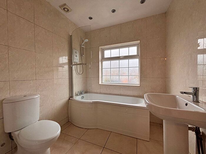 3 Bedroom Property To Rent In Birmingham Road, Walsall, WS5