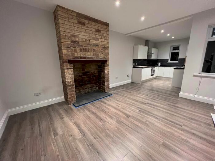 1 Bedroom Flat To Rent In Middle Street, Walker, Newcastle Upon Tyne, NE6