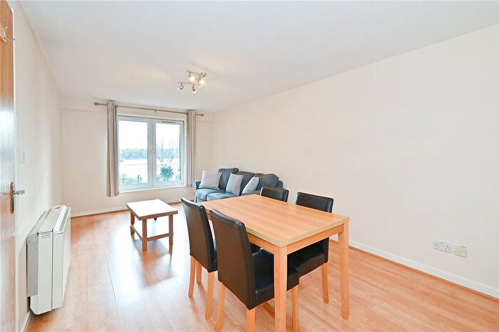 1 Bedroom Flat To Rent In Wapping High Street, London, E1W