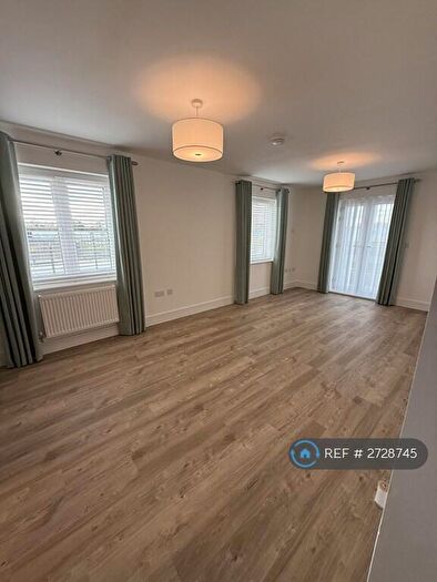 2 Bedroom Flat To Rent In Burton Agnes Avenue, Didcot, OX11