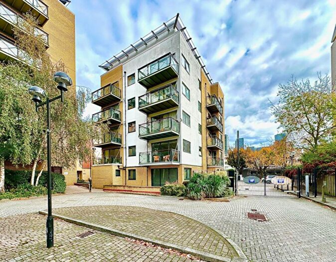 3 Bedroom Flat To Rent In Westferry Road, London, E14
