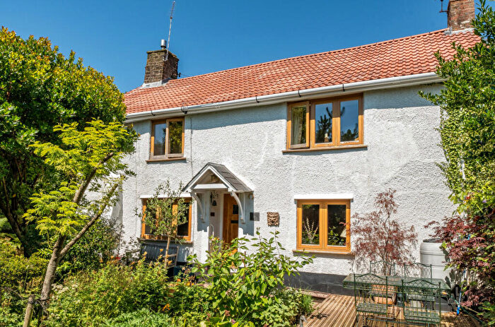 4 Bedroom Semi-Detached House For Sale In Kerswell, Cullompton, Devon, EX15