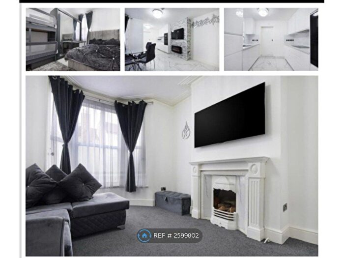 2 Bedroom Flat To Rent In Forest Road, London, E17