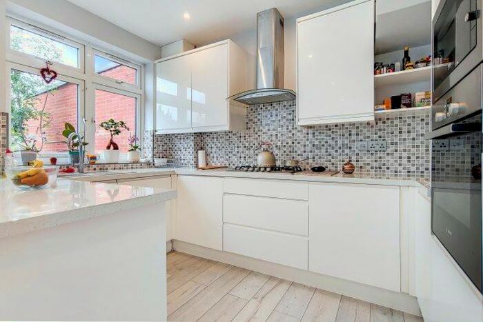 4 Bedroom Property To Rent In Grand Drive, London, SW20
