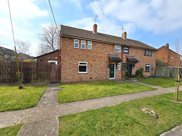 3 Bedroom Semi-Detached House For Sale In Whittle Avenue, Calne, SN11