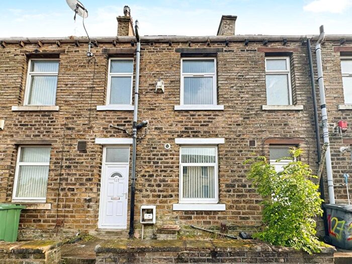 3 Bedroom Terraced House To Rent In Longwood Road, Huddersfield, West Yorkshire, HD3