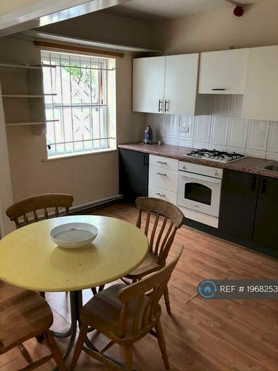 2 Bedroom Flat To Rent In Mansfield Road, Nottingham, NG1